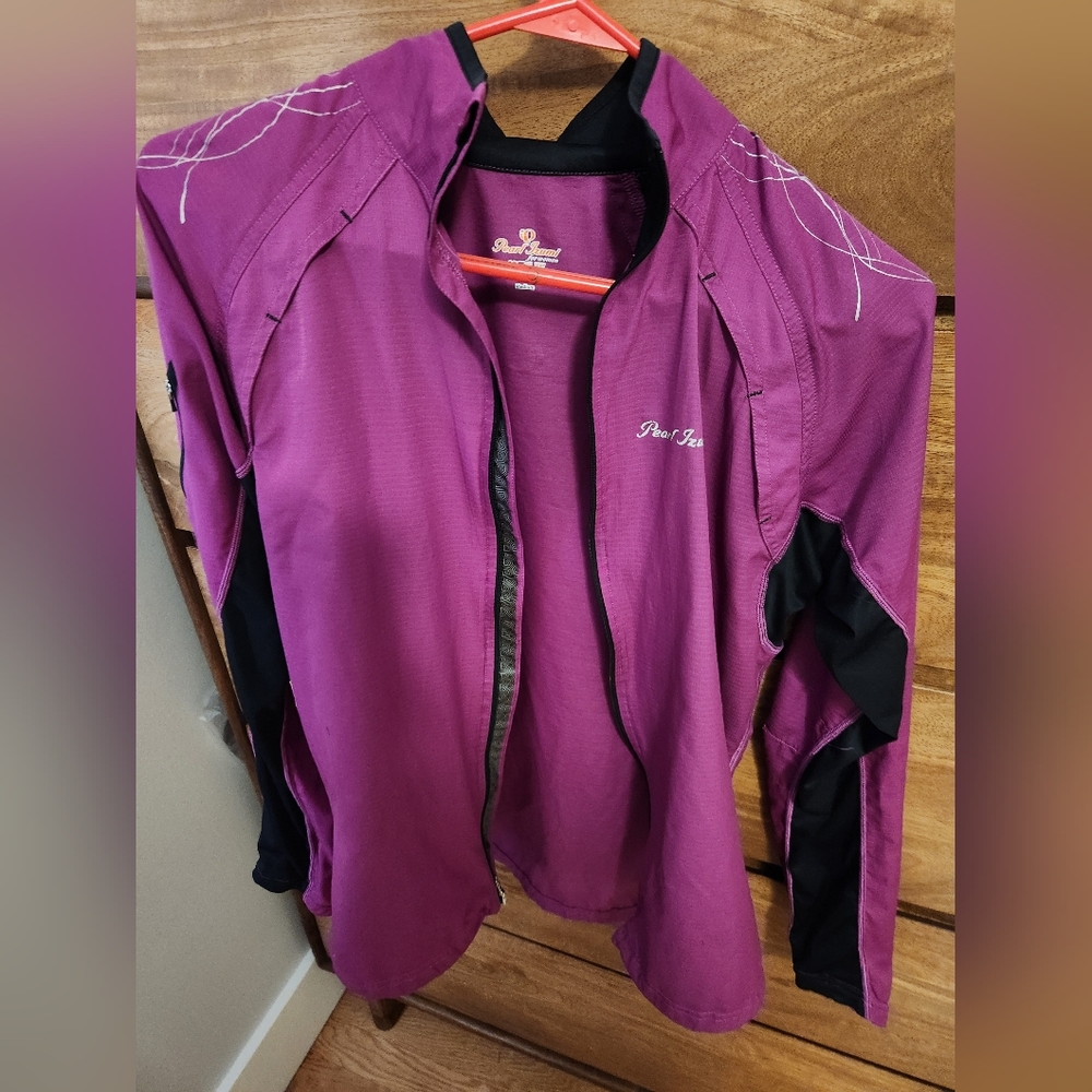 Pearl Izumi Women's Purple Bike Jacket, Medium.   Used But Good Condition